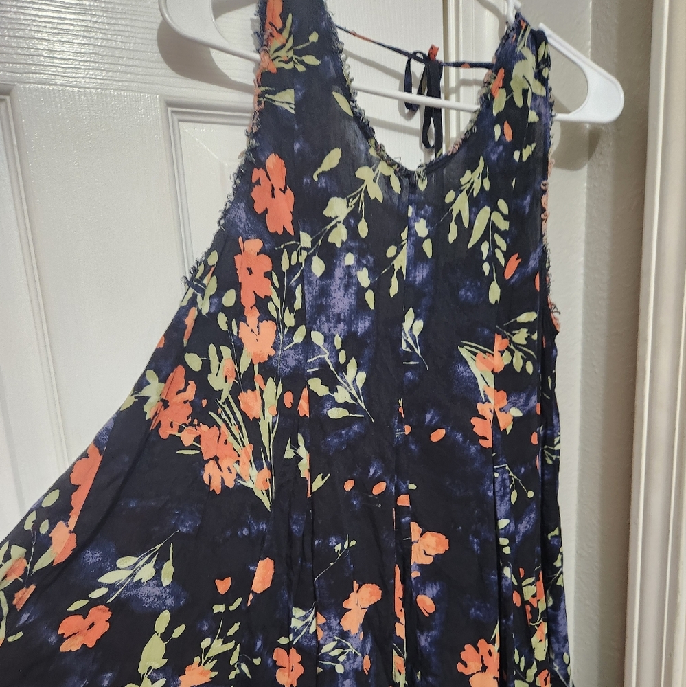 Flowy ecote top!